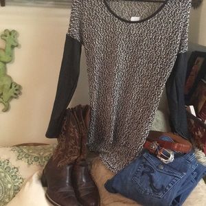 NWT 2B BEBE faux leather sleeve top soft and comfy